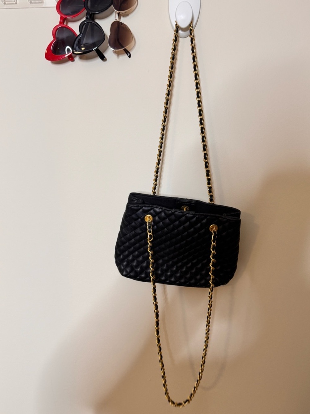 Amanda Smith Black Quilted Shoulder Bag with Gold Chain Straps - Picture 2 of 3